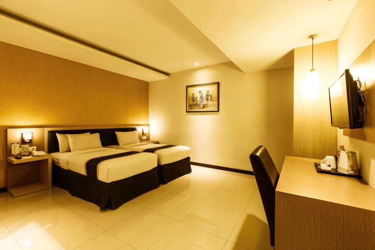 D'Best Hotel Pasar Baru Bandung Esterno foto
