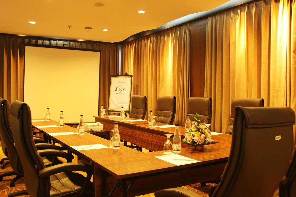 D'Best Hotel Pasar Baru Bandung Esterno foto