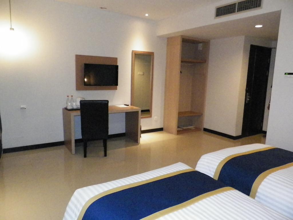 D'Best Hotel Pasar Baru Bandung Esterno foto