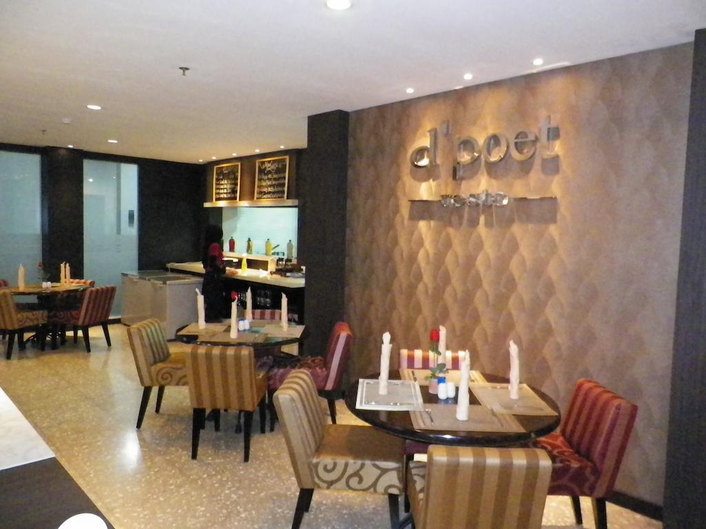 D'Best Hotel Pasar Baru Bandung Esterno foto
