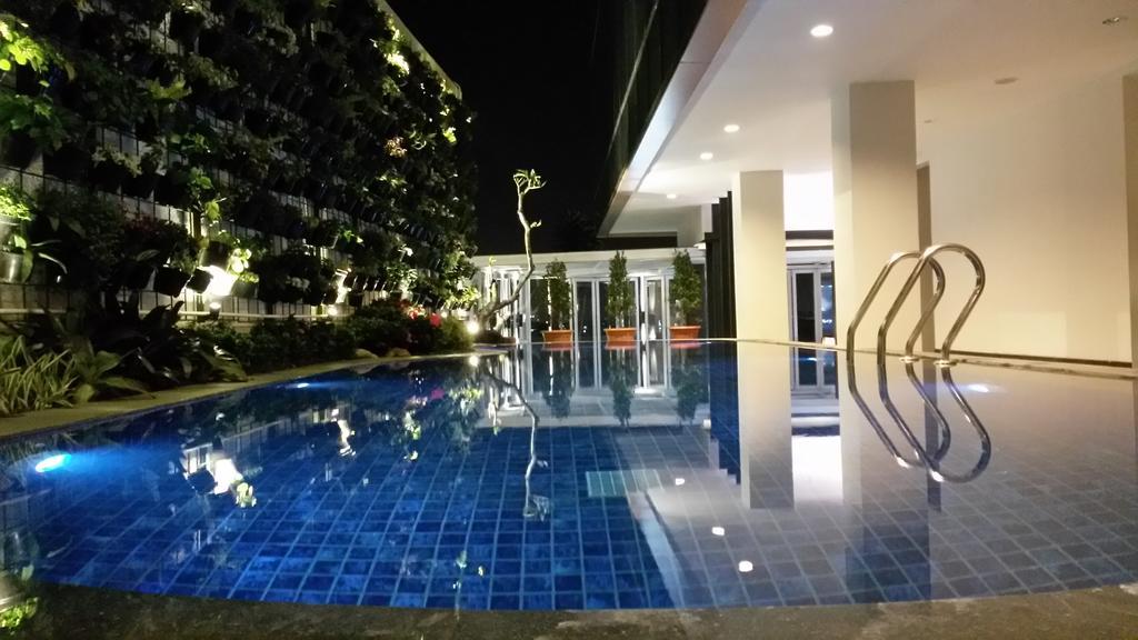 D'Best Hotel Pasar Baru Bandung Esterno foto